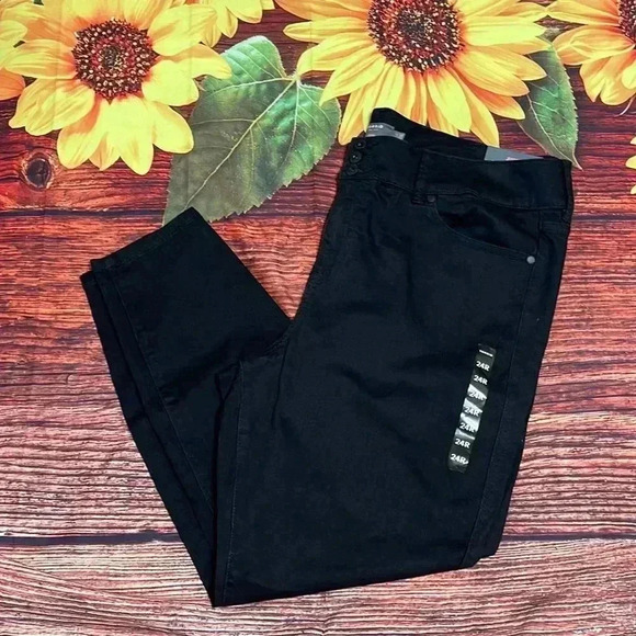 NWTs Torrid Super Soft Black Jegging - Picture 1 of 5